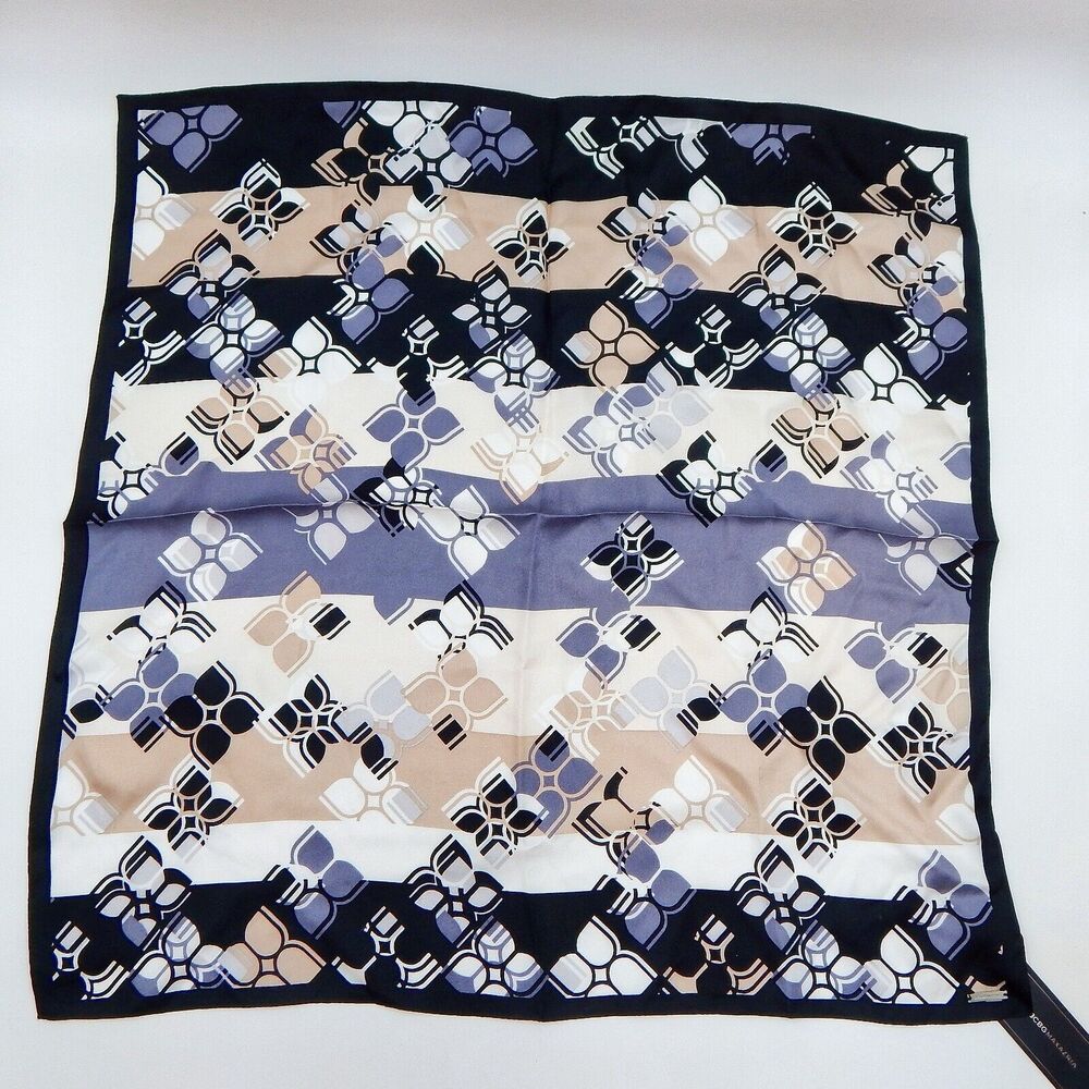 BCBGMaxazria Black White Geometric Design Silk Print Scarf Machine Edge 24 Inch